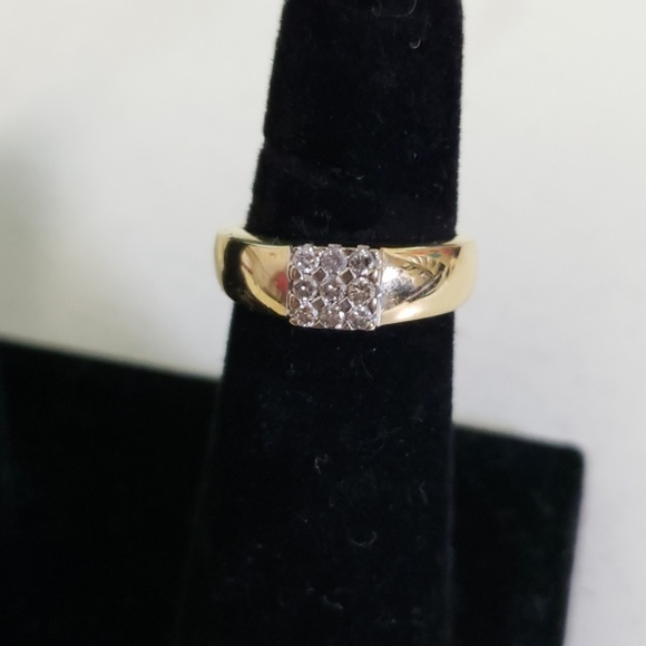 14kt band with .25CT